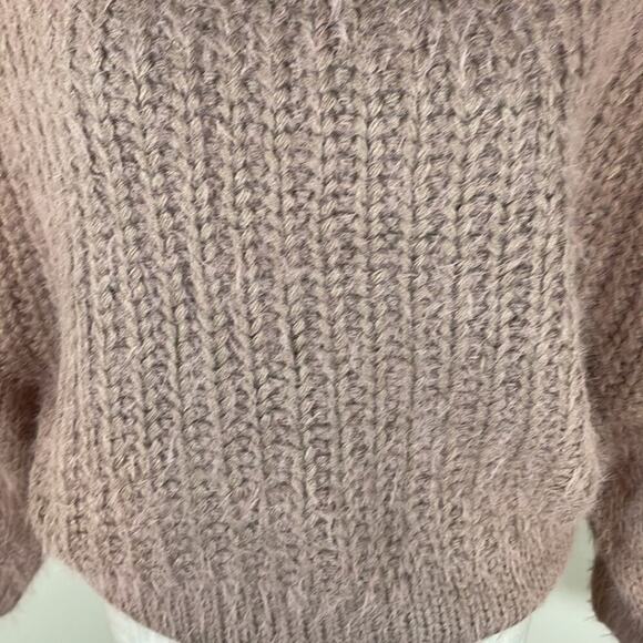 Lulu’s super soft sweater - Picture 2 of 6